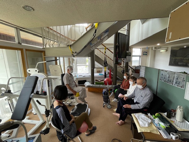 シニア筋トレ教室写真ん２