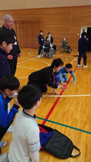 ボッチャをしている様子